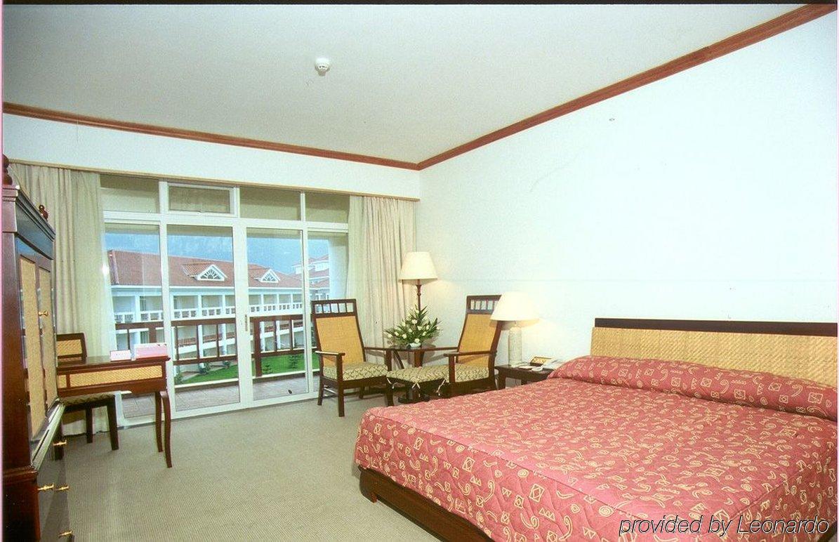Yunnan Dianchi Garden Resort Hotel & Spa كونمينغ الغرفة الصورة