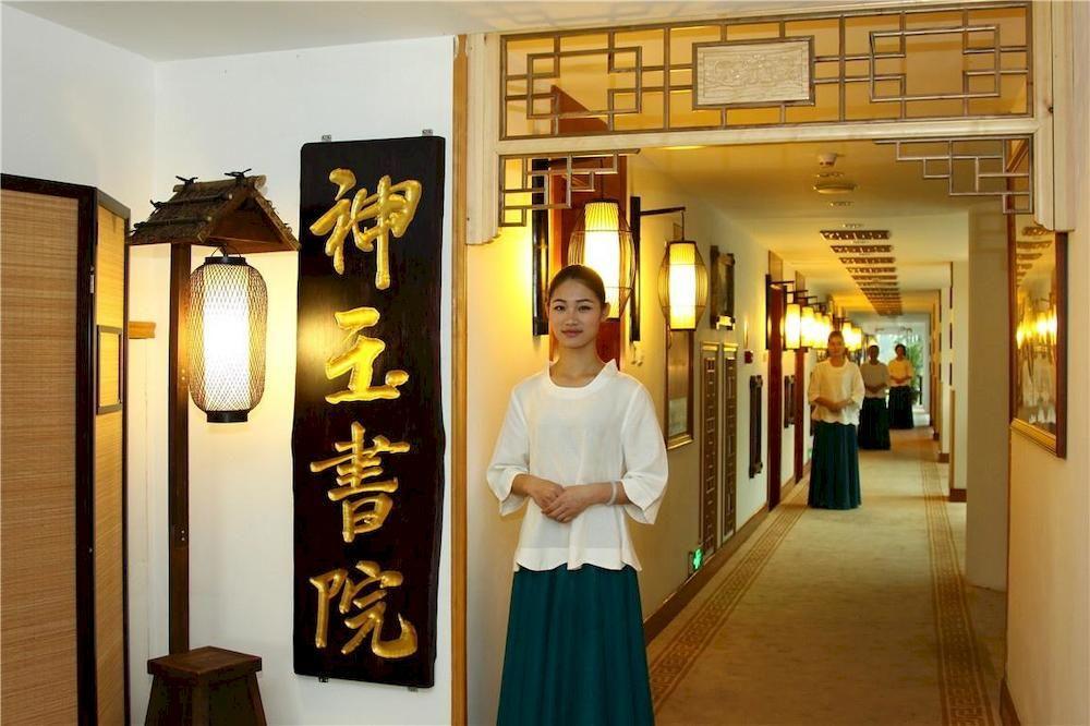 Yunnan Dianchi Garden Resort Hotel & Spa كونمينغ المظهر الخارجي الصورة